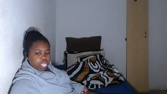 Snapshot of IntoxicatedAries chatting on October 2025 08:30:01 PM IntoxicatedAries online show from October 2025 08:30:01 PM