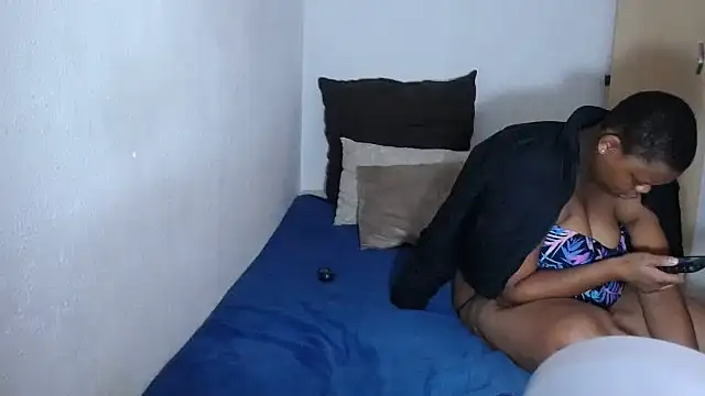 Snapshot of IntoxicatedAries chatting on October 2025 08:48:01 AM IntoxicatedAries online show from October 2025 08:48:01 AM