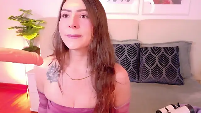 Heraa Piett online show from November 2025 12:04:01 PM