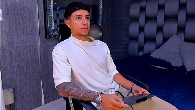 Snapshot of jaze_bradley chatting on September 2025 11:32:02 AM jaze bradley online show from September 2025 11:32:02 AM