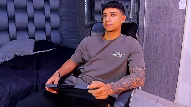 Snapshot of jaze_bradley chatting on September 2025 11:34:02 AM jaze bradley online show from September 2025 11:34:02 AM