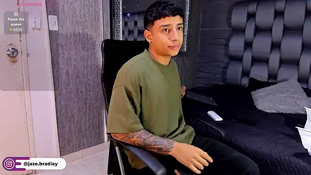 Snapshot of jaze_bradley chatting on September 2025 11:22:02 AM jaze bradley online show from September 2025 11:22:02 AM