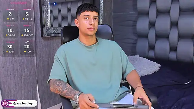 Snapshot of jaze_bradley chatting on October 2025 11:32:02 AM jaze bradley online show from October 2025 11:32:02 AM