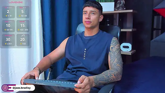 Snapshot of jaze_bradley chatting on October 2025 11:23:02 AM jaze bradley online show from October 2025 11:23:02 AM