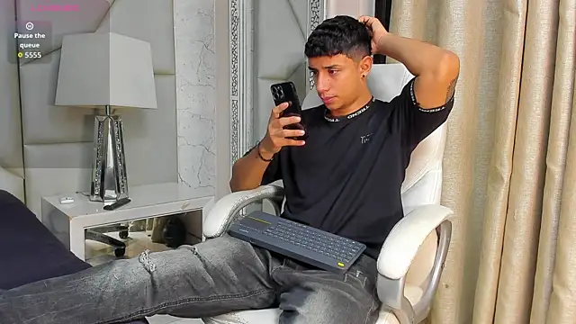 Snapshot of jaze_bradley chatting on November 2025 11:42:02 AM jaze bradley online show from November 2025 11:42:02 AM