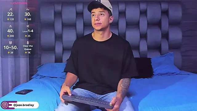 Snapshot of jaze_bradley chatting on November 2025 11:33:02 AM jaze bradley online show from November 2025 11:33:02 AM