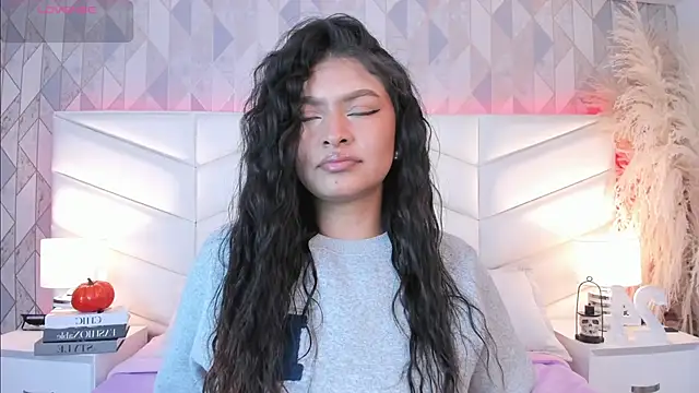 victoria   jonnes online show from October 2025 12:24:01 PM