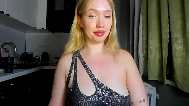 NicoleRiccii online show from September 2025 08:33:02 PM