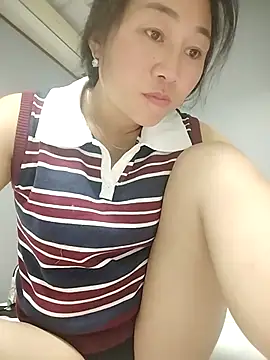 babychill09 online show from October 2025 04:28:01 PM