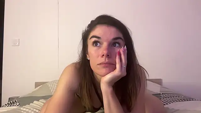 Snapshot of Caro663 chatting on October 2025 07:23:01 PM Caro663 online show from October 2025 07:23:01 PM