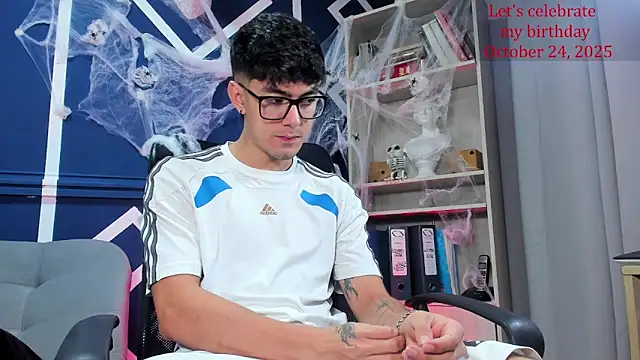 etham wolf  online show from October 2025 01:45:02 PM