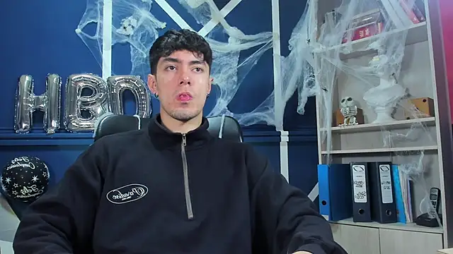 etham wolf  online show from October 2025 12:18:02 PM