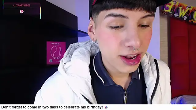 Ezra Storm online show from October 2025 04:43:02 AM