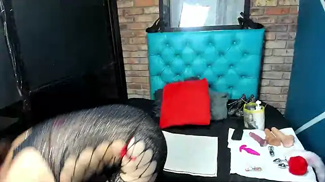 Mia Holly   online show from September 2025 08:34:01 PM