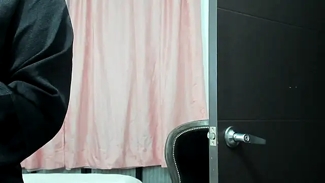 Snapshot of ADHARAMILLER__1111 chatting on October 2025 01:28:01 AM ADHARAMILLER 1111 online show from October 2025 01:28:01 AM