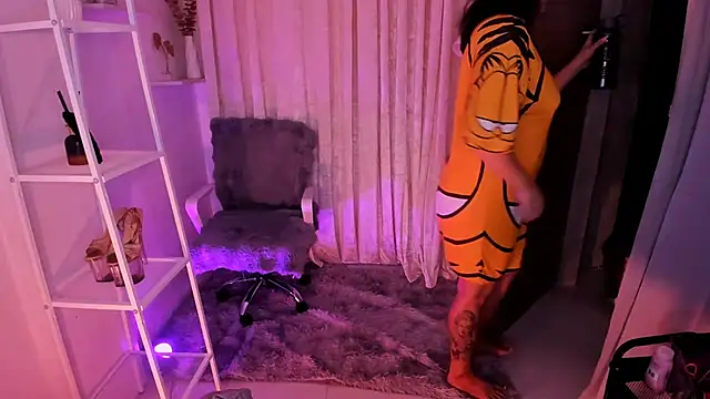 Snapshot of MS_VALERIA chatting on October 2025 05:50:02 AM MS VALERIA online show from October 2025 05:50:02 AM