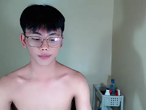 Snapshot of ynotyu chatting on November 2025 01:55:02 PM ynotyu online show from November 2025 01:55:02 PM