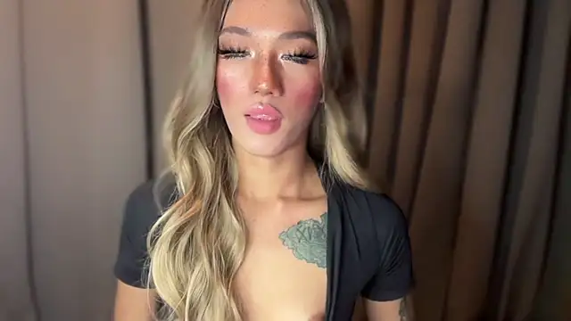 Snapshot of Lust-sluttymira chatting on October 2025 04:44:01 AM Lust-sluttymira online show from October 2025 04:44:01 AM