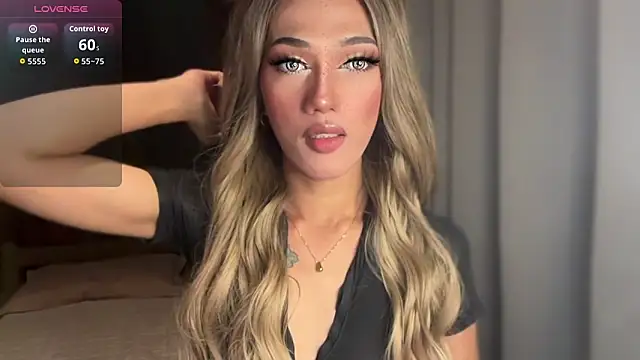 Snapshot of Lust-sluttymira chatting on October 2025 10:15:01 AM Lust-sluttymira online show from October 2025 10:15:01 AM