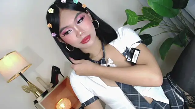 miyaa Moore online show from November 2025 05:17:02 PM