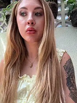 Snapshot of asraifae chatting on October 2025 06:10:01 AM asraifae online show from October 2025 06:10:01 AM