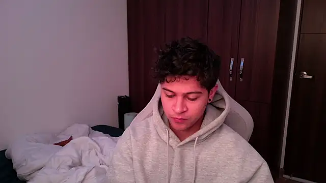 Snapshot of domsantiago_ chatting on October 2025 02:14:01 PM domsantiago online show from October 2025 02:14:01 PM