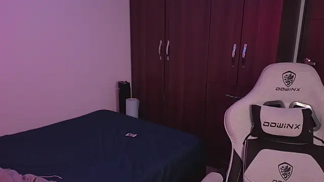 Snapshot of domsantiago_ chatting on October 2025 02:20:01 AM domsantiago online show from October 2025 02:20:01 AM