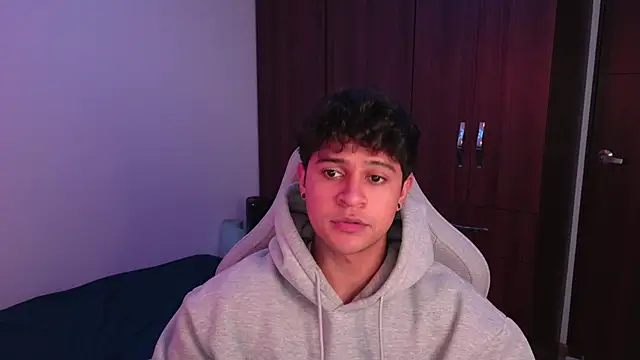 Snapshot of domsantiago_ chatting on October 2025 02:31:02 AM domsantiago online show from October 2025 02:31:02 AM