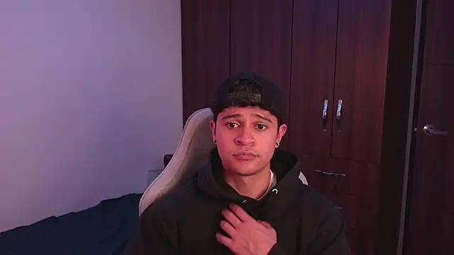 Snapshot of domsantiago_ chatting on October 2025 03:06:02 AM domsantiago online show from October 2025 03:06:02 AM