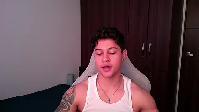 Snapshot of domsantiago_ chatting on October 2025 03:01:02 PM domsantiago online show from October 2025 03:01:02 PM