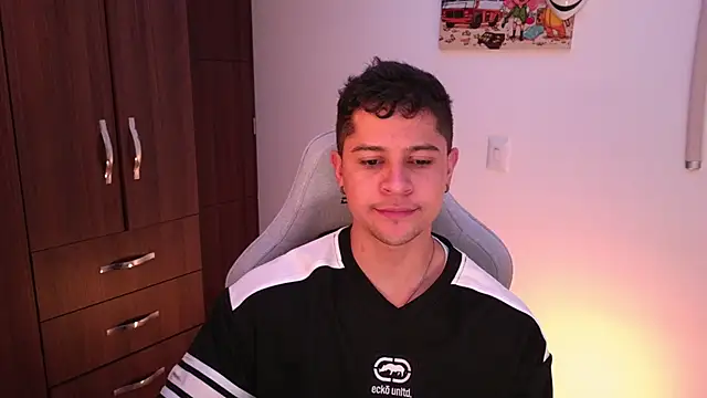 Snapshot of domsantiago_ chatting on October 2025 01:24:02 AM domsantiago online show from October 2025 01:24:02 AM