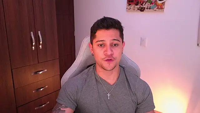 Snapshot of domsantiago_ chatting on October 2025 01:41:02 AM domsantiago online show from October 2025 01:41:02 AM