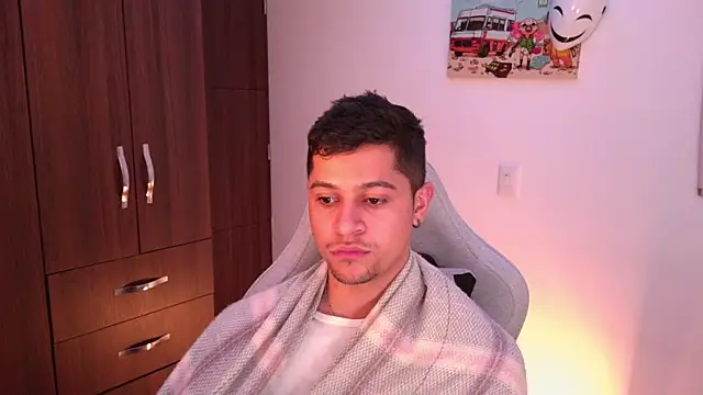 Snapshot of domsantiago_ chatting on October 2025 02:24:01 AM domsantiago online show from October 2025 02:24:01 AM