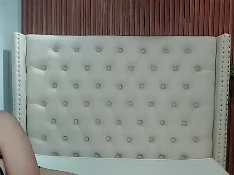 universal slutt online show from October 2025 05:01:01 PM