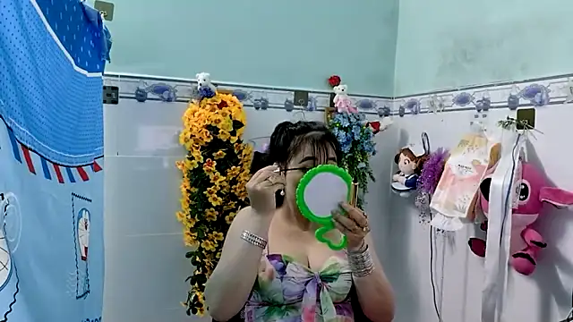 Snapshot of emgaixinhngoan chatting on September 2025 03:50:02 PM emgaixinhngoan online show from September 2025 03:50:02 PM