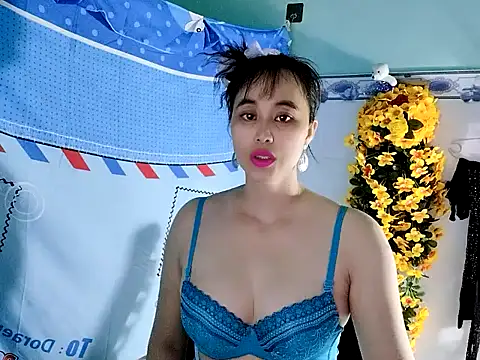 Snapshot of emgaixinhngoan chatting on October 2025 03:51:02 PM emgaixinhngoan online show from October 2025 03:51:02 PM