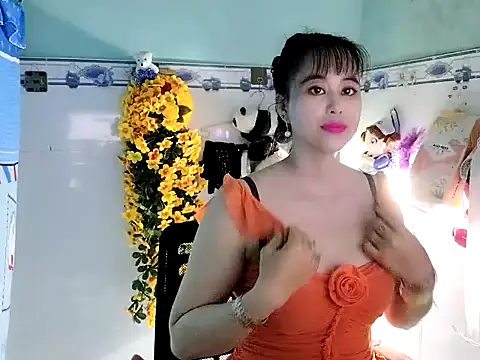 Snapshot of emgaixinhngoan chatting on October 2025 04:33:01 AM emgaixinhngoan online show from October 2025 04:33:01 AM