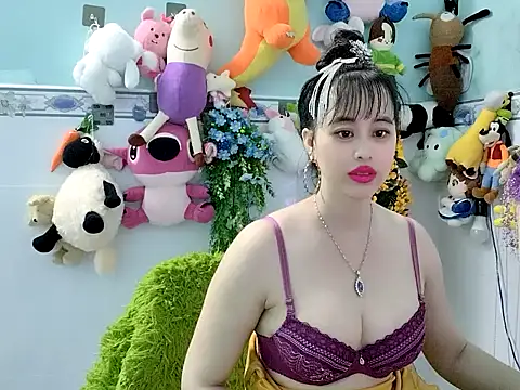 Snapshot of emgaixinhngoan chatting on October 2025 12:44:02 AM emgaixinhngoan online show from October 2025 12:44:02 AM