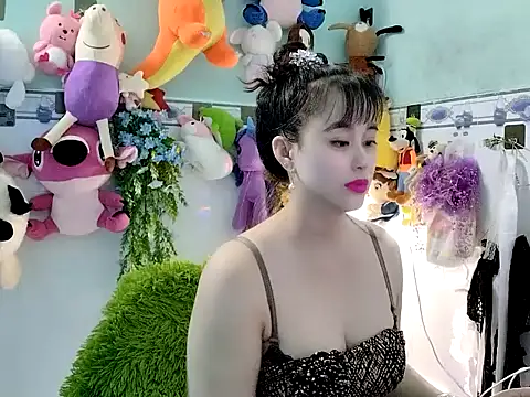 Snapshot of emgaixinhngoan chatting on October 2025 04:13:02 AM emgaixinhngoan online show from October 2025 04:13:02 AM