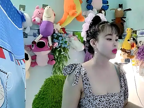 Snapshot of emgaixinhngoan chatting on October 2025 04:26:01 AM emgaixinhngoan online show from October 2025 04:26:01 AM