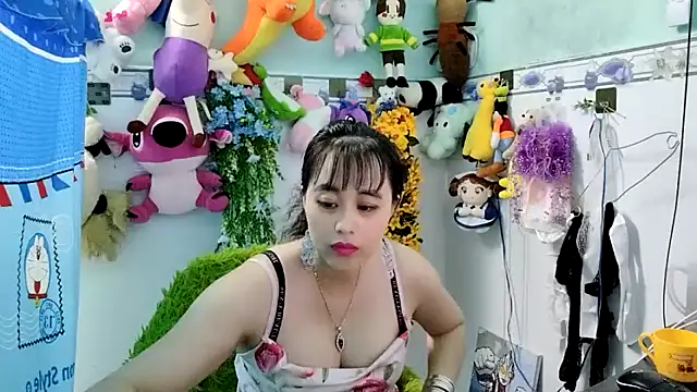 Snapshot of emgaixinhngoan chatting on October 2025 02:35:01 AM emgaixinhngoan online show from October 2025 02:35:01 AM