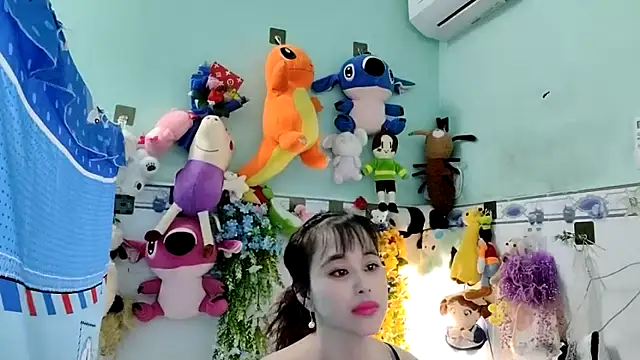 Snapshot of emgaixinhngoan chatting on October 2025 03:29:02 AM emgaixinhngoan online show from October 2025 03:29:02 AM