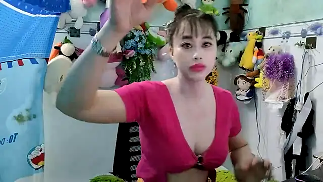 Snapshot of emgaixinhngoan chatting on November 2025 05:41:02 AM emgaixinhngoan online show from November 2025 05:41:02 AM