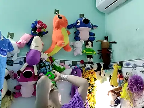 Snapshot of emgaixinhngoan chatting on November 2025 12:54:02 AM emgaixinhngoan online show from November 2025 12:54:02 AM