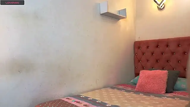 Snapshot of Kyra_Honey chatting on November 2025 02:39:01 PM Kyra Honey online show from November 2025 02:39:01 PM