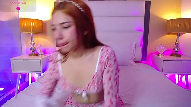 Snapshot of Solara- chatting on October 2025 07:46:02 PM Solara- online show from October 2025 07:46:02 PM