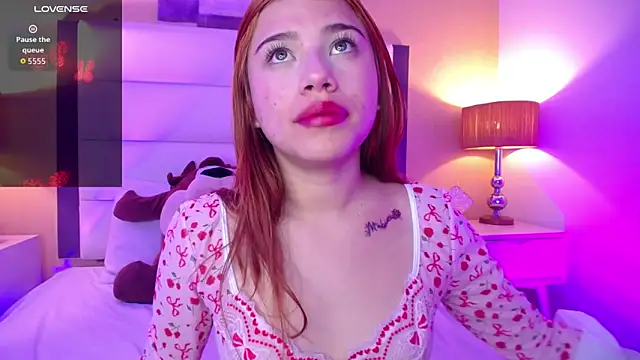 Snapshot of Solara- chatting on November 2025 04:42:01 PM Solara- online show from November 2025 04:42:01 PM