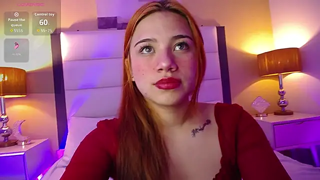 Snapshot of Solara- chatting on November 2025 07:49:02 PM Solara- online show from November 2025 07:49:02 PM