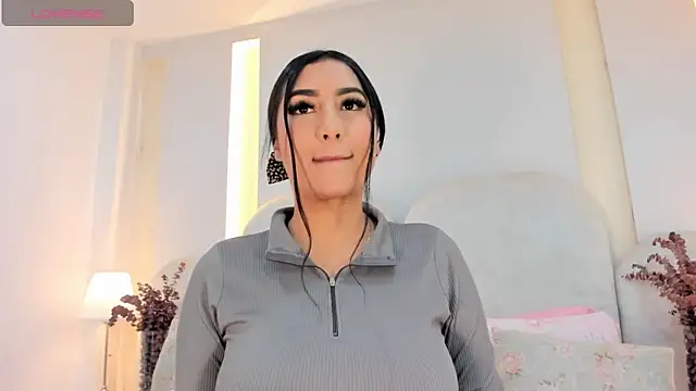 Snapshot of SalomeeBell chatting on October 2025 07:49:01 PM SalomeeBell online show from October 2025 07:49:01 PM