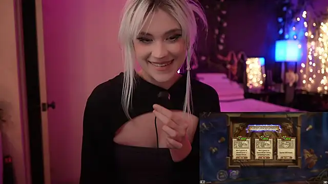 Snapshot of littlelune chatting on October 2025 12:00:01 AM littlelune online show from October 2025 12:00:01 AM